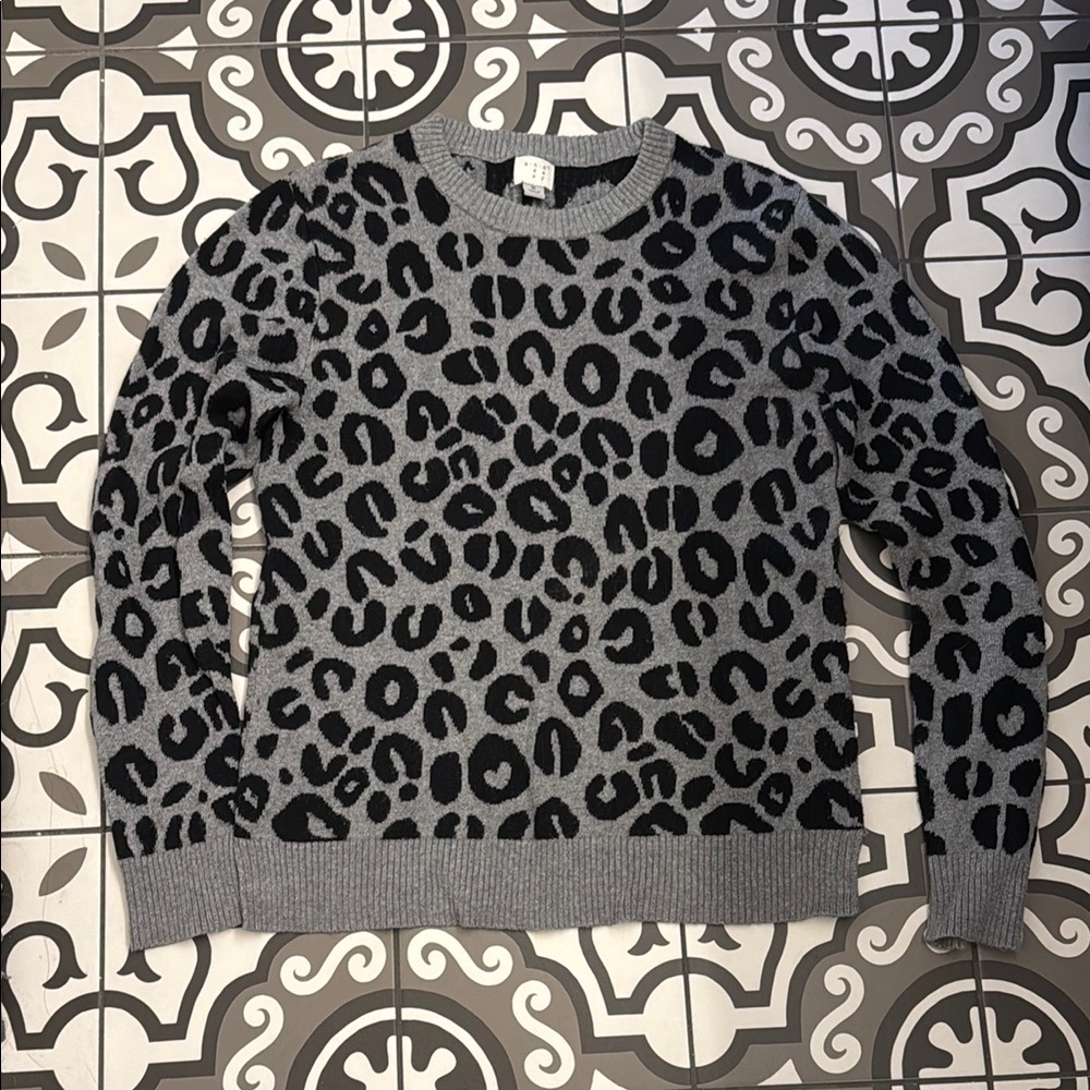 Leopard Print Gray Sweater